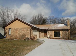 29626 Fernwood Dr, Waterford, WI