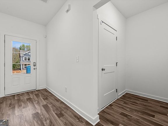 4th image of 36 Edith Ct