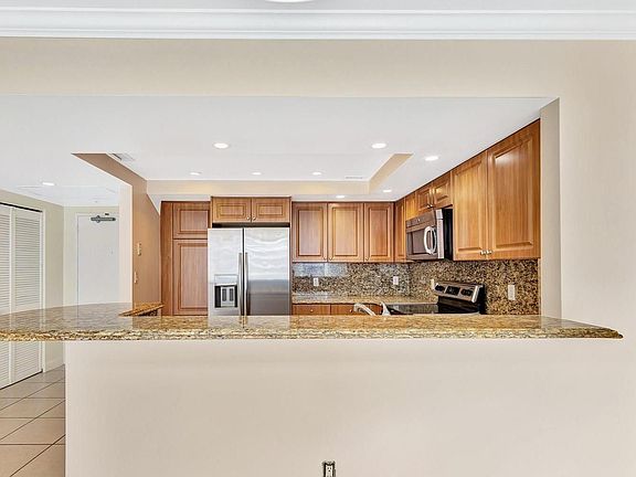 3rd image of 5600 Collins Ave APT 7P