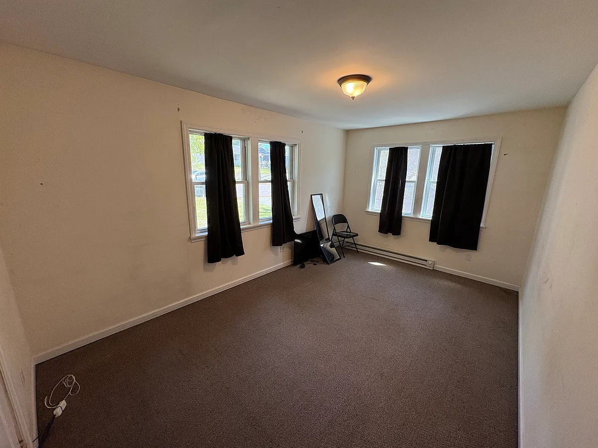 Building Photo - 4 Seawanhaka Ave