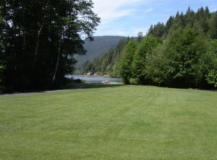 8 Greene Point Rd, Bellingham, WA 98229