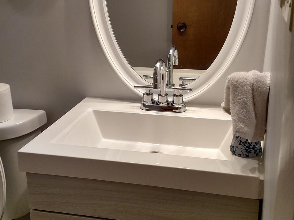 1st image of 33 Wilson Ave Floor 1
