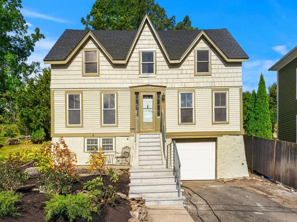 17 Cottage St, Marblehead, MA 01945