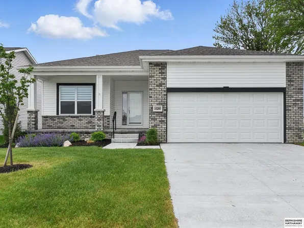 10280 S 209th St, Gretna, NE 68028