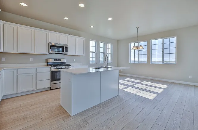 3 bed, 2.5 bath, 2558 sqft, $2,650 — Photo 3