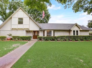 916 Willow Way, Benbrook, TX 76126