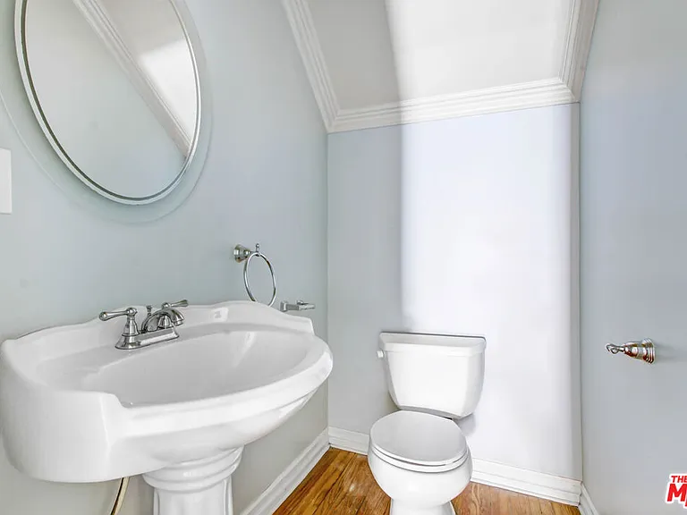 424 N Gardner St #1/2 — Photo 9
