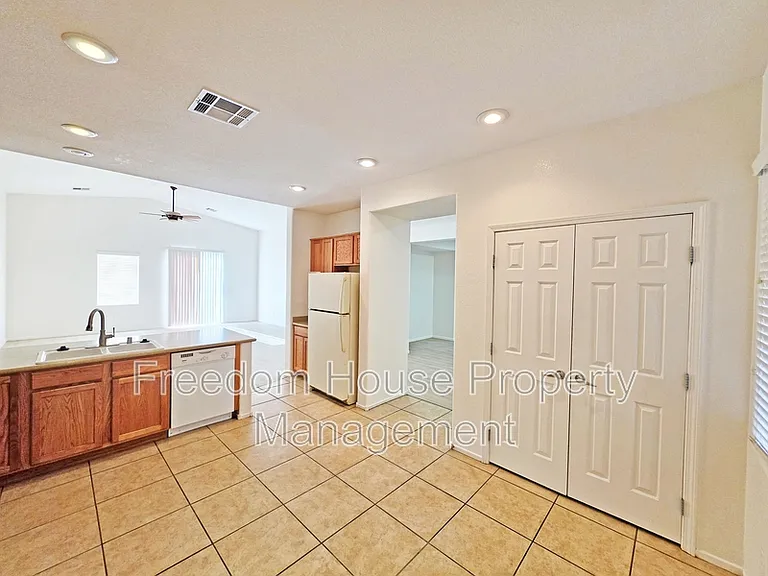 6451 Goodale St — Photo 14