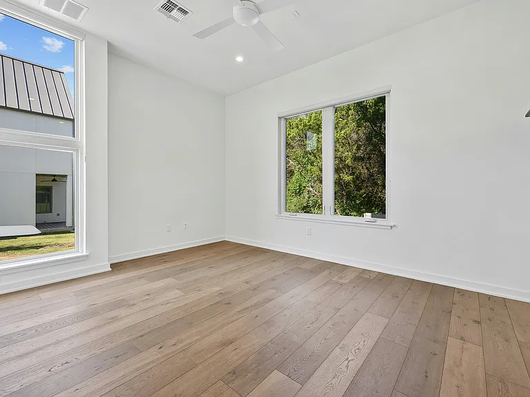 2518 Sutherland St — Photo 21