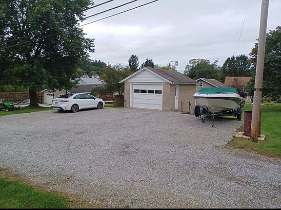 3rd image of 433 Colerain St