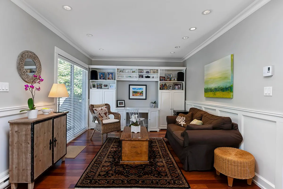 Building Photo - 3420 Rockview Pl