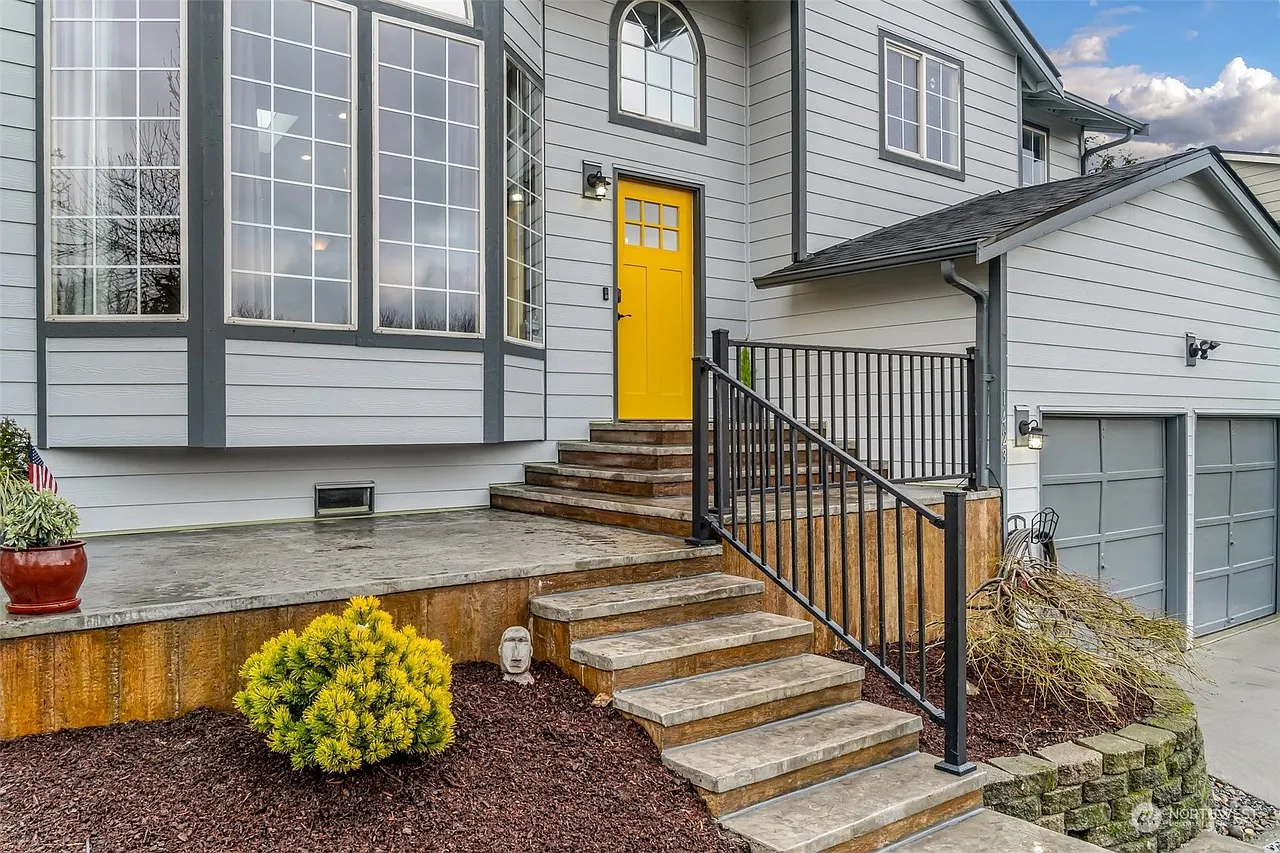 3 bed, 1400 sqft, $2,700 — Photo 3