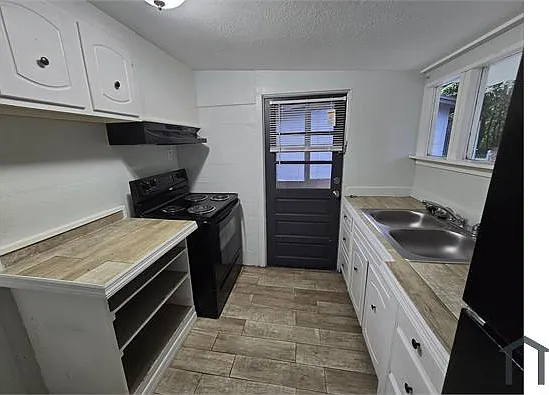 Studio, 700 sqft, $900 — Photo 4