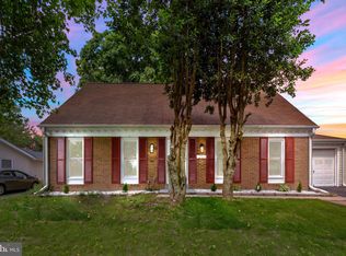 207 S Harrison Rd, Sterling, VA 20164