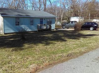 1412 McFadden St, Paris, TN 38242