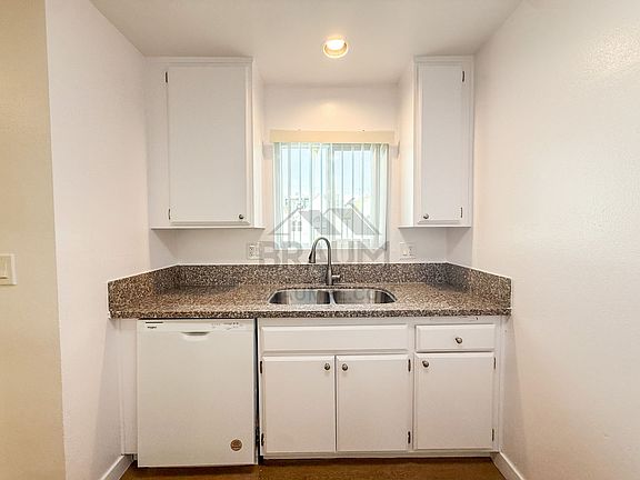 5th image of 14249 Friar St APT 4