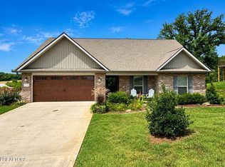 215 Montgomery Farms Dr, Friendsville, TN 37737