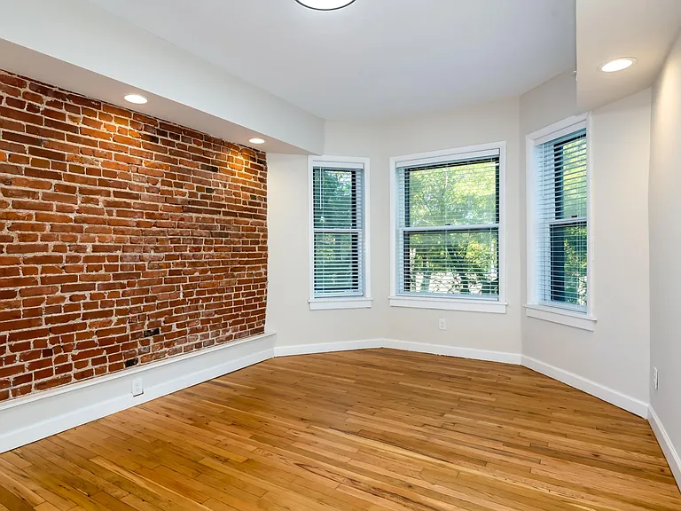 1910 Tower Grove Ave #2L — Photo 9