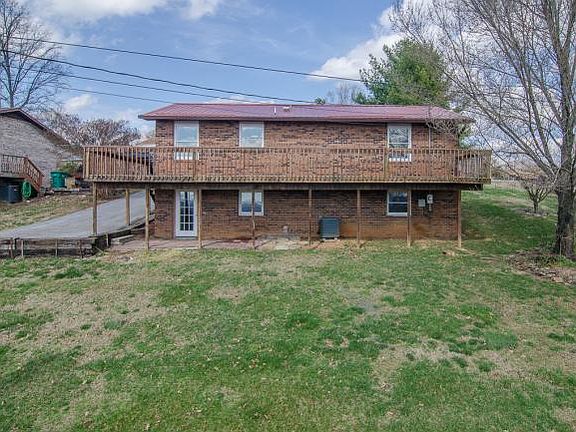3rd image of 1521 Parton Dr
