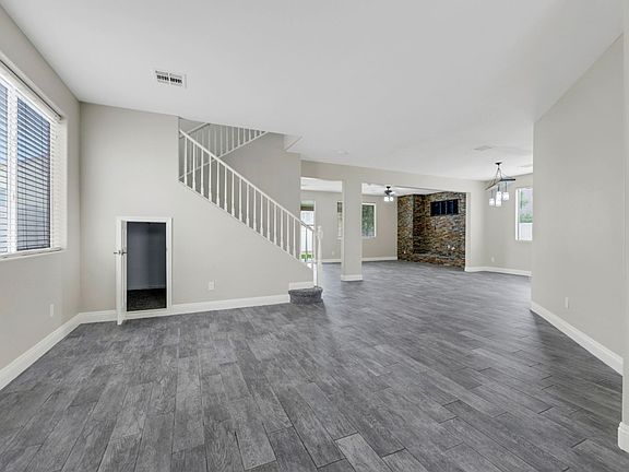 3rd image of 6636 Petrified Forest St
