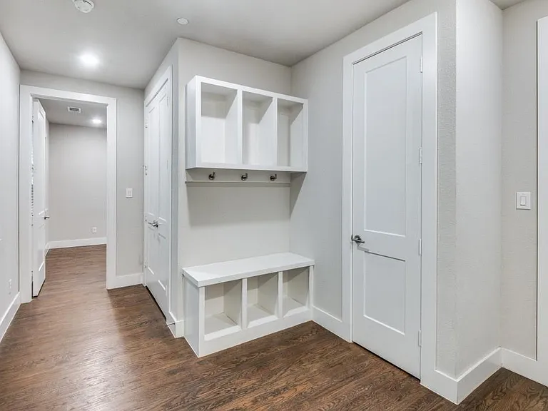 3170 Carmel St #102 — Photo 6