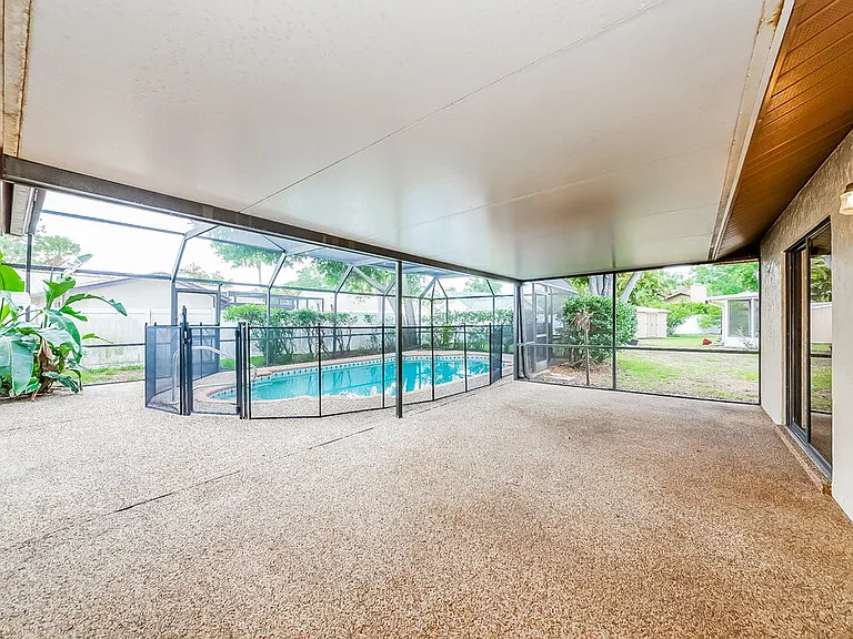 4725 Country Oaks Blvd — Photo 15