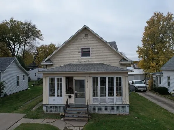 1560 Washington St, Muscatine, IA 52761