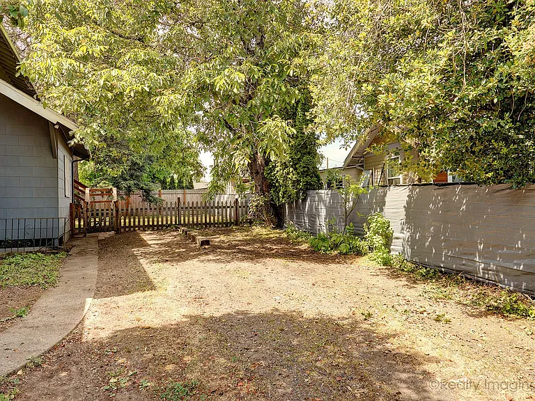 6015-6017 SE 99th Ave — Photo 15