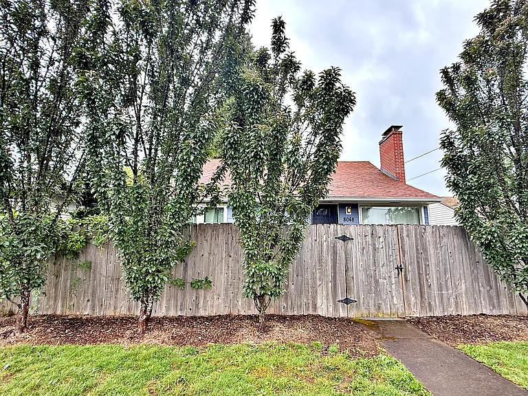 8048 SE Ellis St — Photo 52