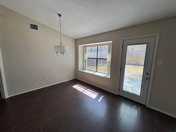 5th image of 7025 Riverton Dr