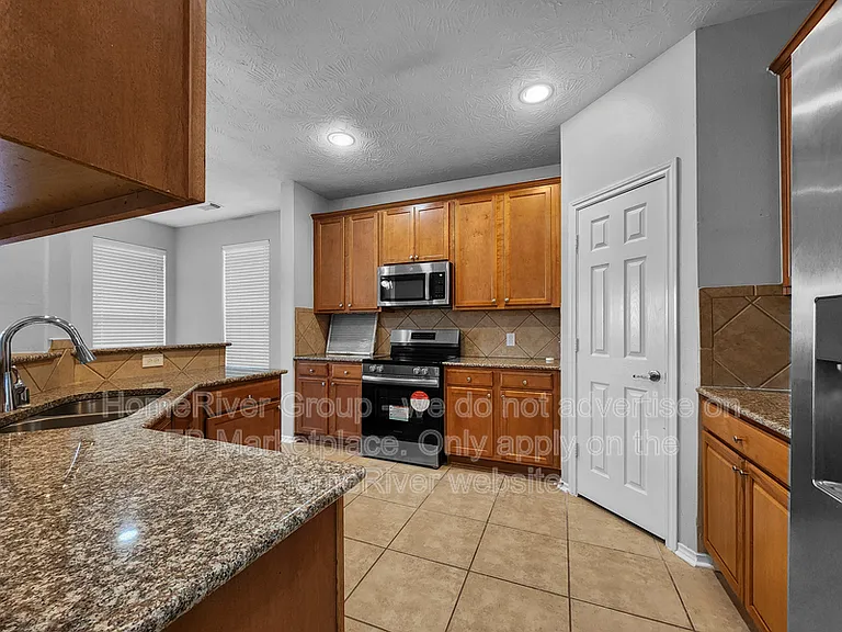 17927 Serene Shore Dr — Photo 8