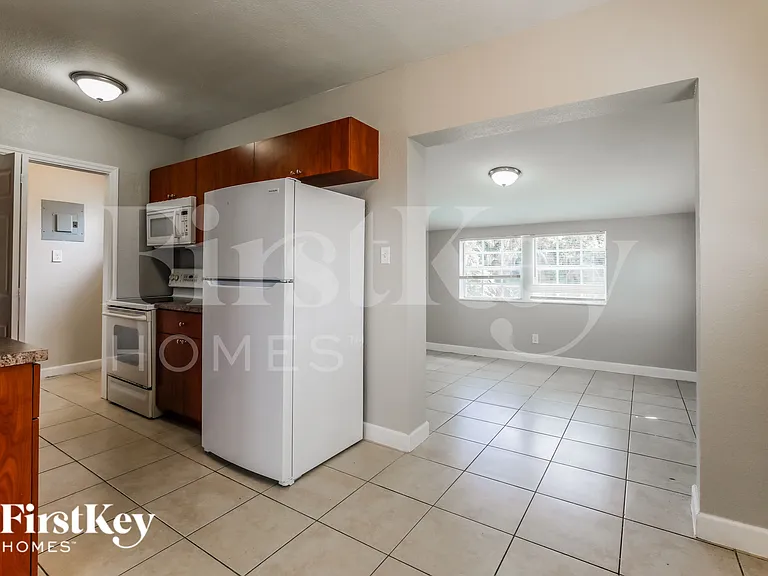 1250 NE 207th Ter — Photo 6