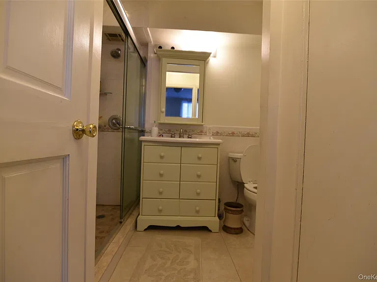 5440 Little Neck Pkwy #1A — Photo 23