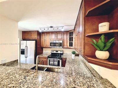 182 Charter Way, West Palm Beach, FL, 33407