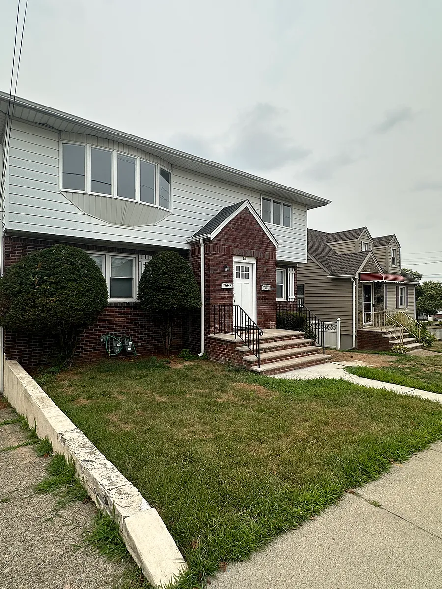 Building Photo - 20 Kipp Ave #2