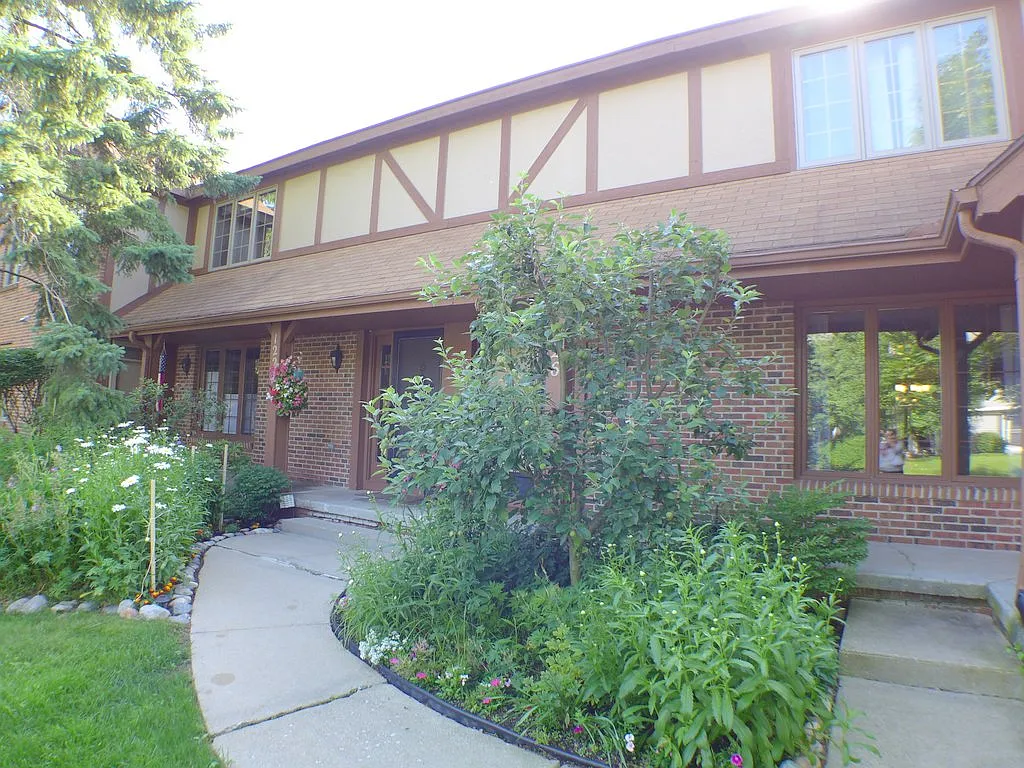 1226 Chartwell Carriage Way N photo 1