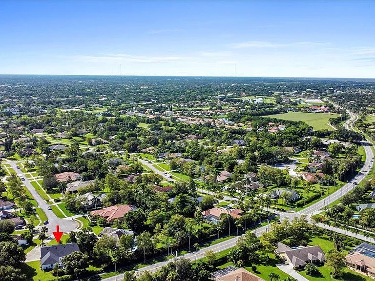 15575 Woodmar Ct — Photo 40