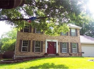 1242 Running Waters Dr, Saint Charles, MO