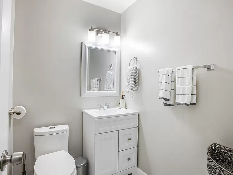 Upper level bathroom