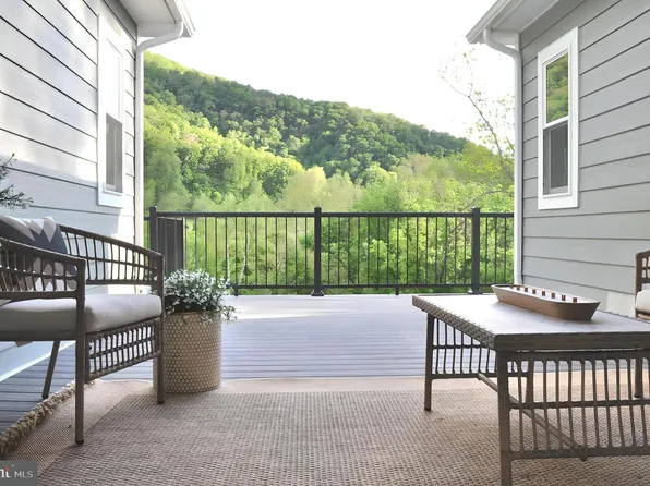 628 Black Bear Rd, Maurertown, VA 22644