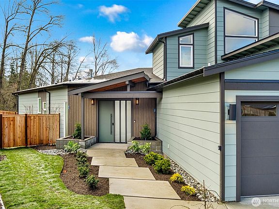 2nd image of 10035 NE 196th. Place