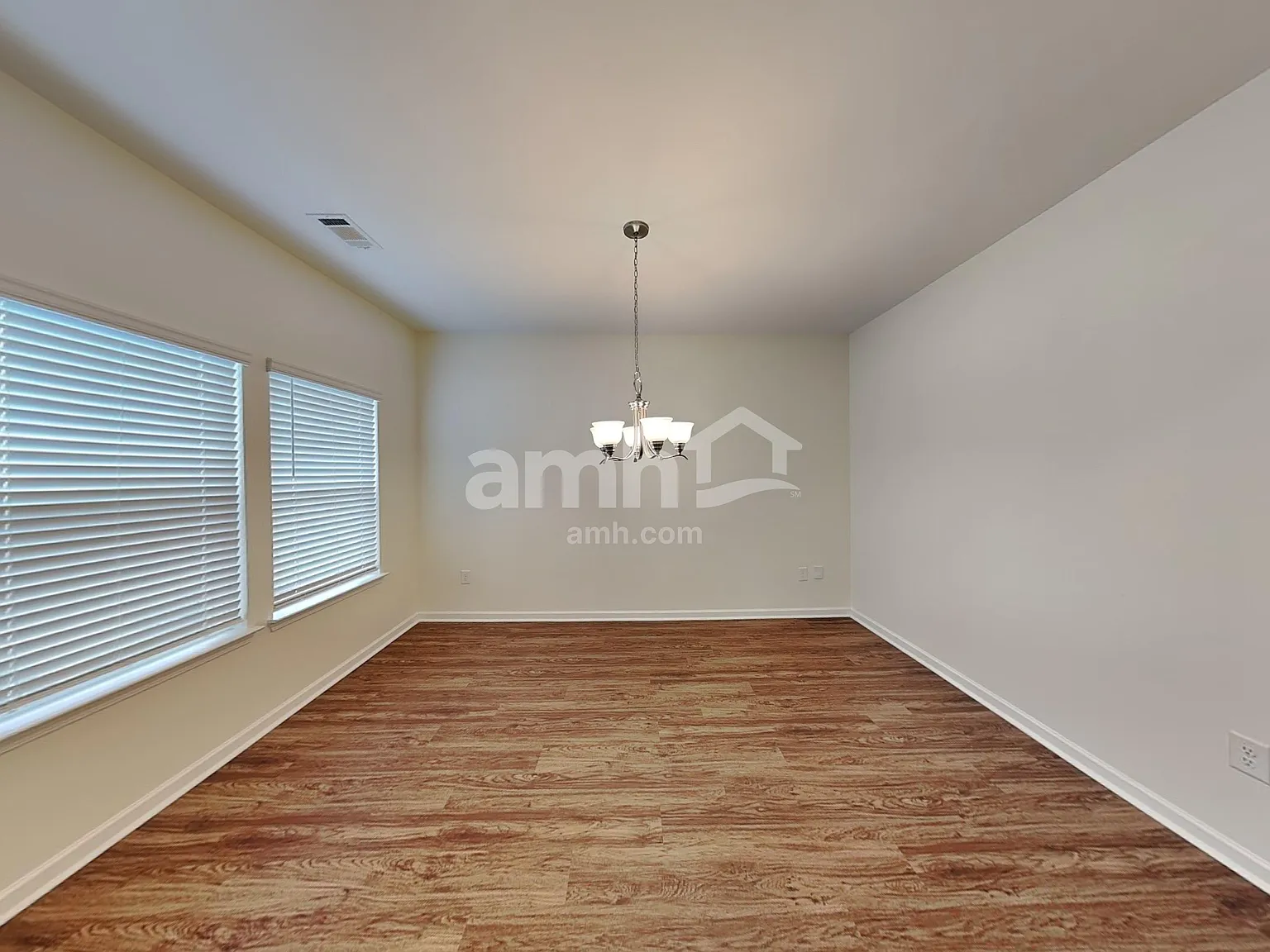 4 bed, 2.5 bath, 1941 sqft, $2,195 — Photo 4
