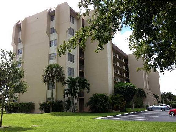 2nd image of 3150 W Rolling Hills Cir APT 403