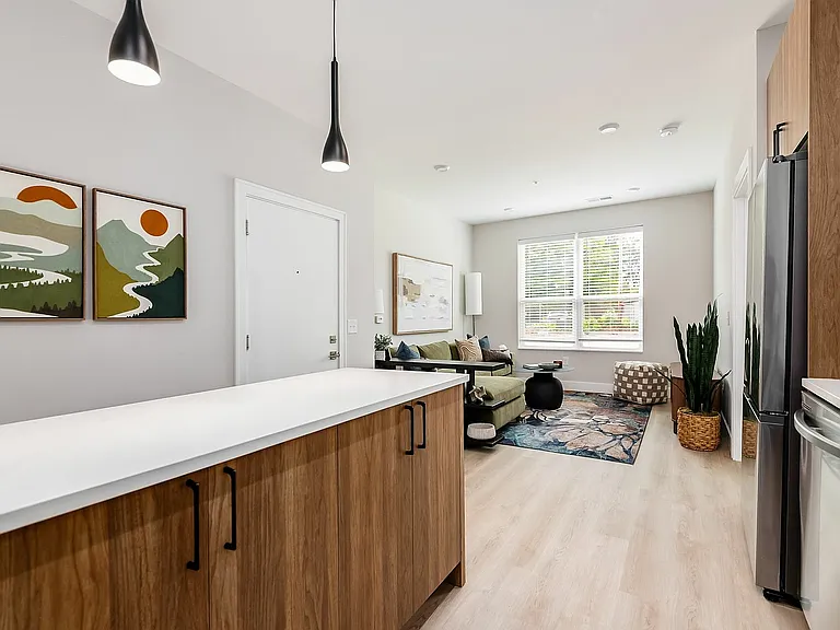 022_708_L 1895 Mapleway Dr061