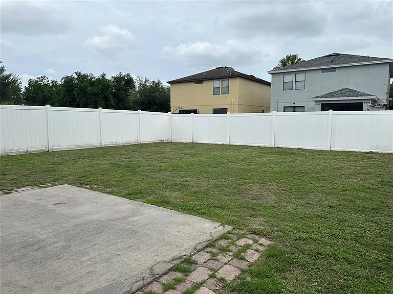 4515 Savannah Holly Pl — Photo 36