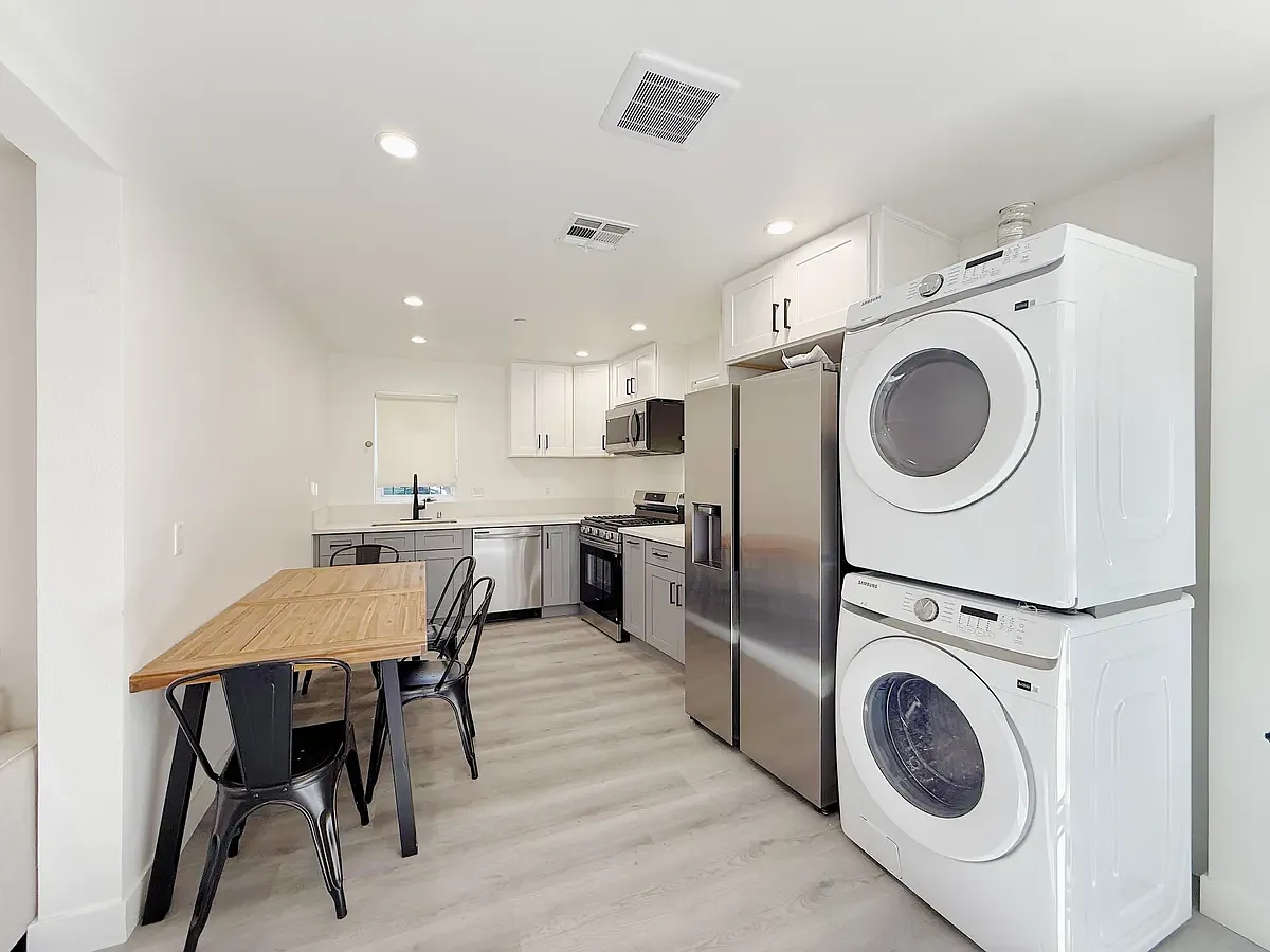 6 bed, 1577 sqft, $1,298 — Photo 4