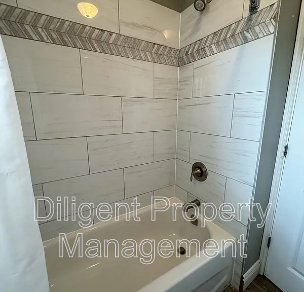 203 Rubidge St #201 — Photo 28