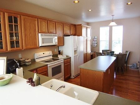 Lots of cabinet space