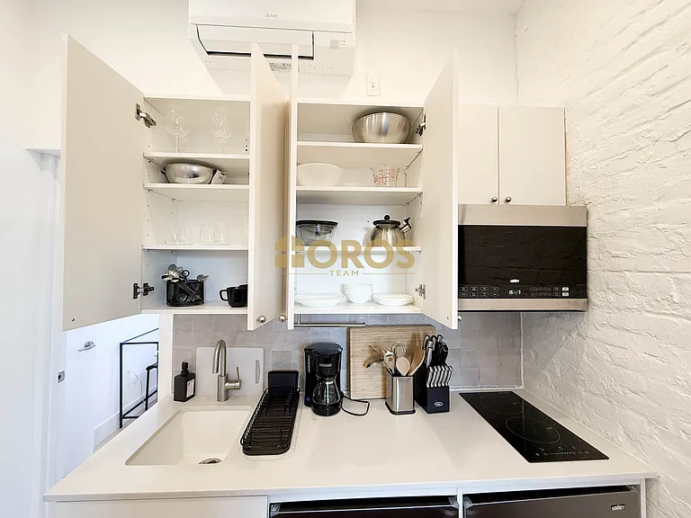 322 E 11th St #16 — Photo 6
