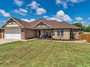 1155 N 3rd St, Wills Point, TX 75169